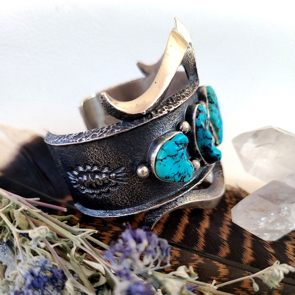 HUGE one of a kind turquoise cuff bracelet - Picture 3 of 8